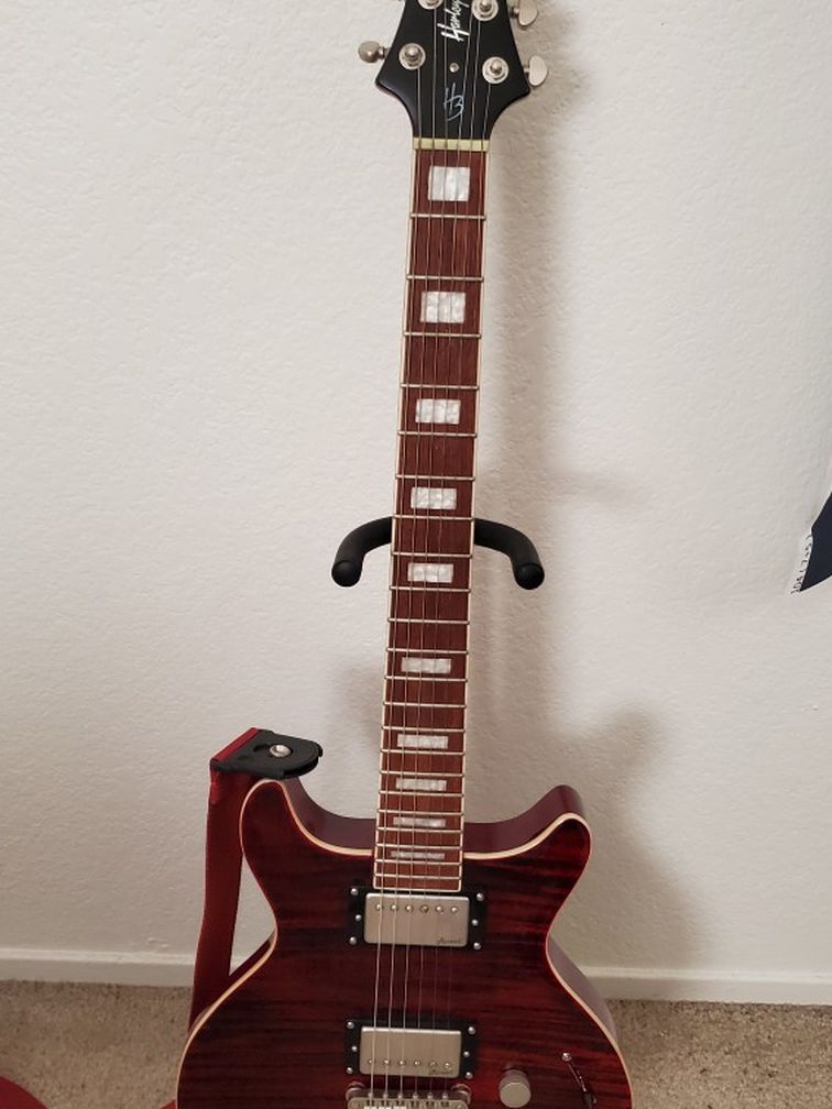 Harley Benton XT-22 Deluxe Guitar Plus D'addario Locking Strap And Guitar Stand