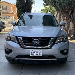 2017 Nissan Pathfinder 