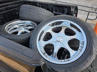 22" AKUZA rims w/ 305-45R22 tires