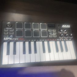 Akai Mini Play