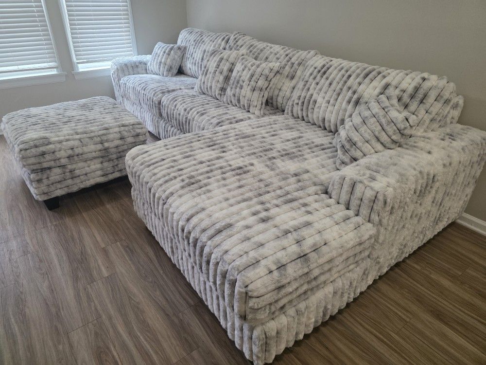 The BIGGEST! Brand New Byers Market SILVER ICE SUPER SIZED 3pc Sectionals (Tax included)