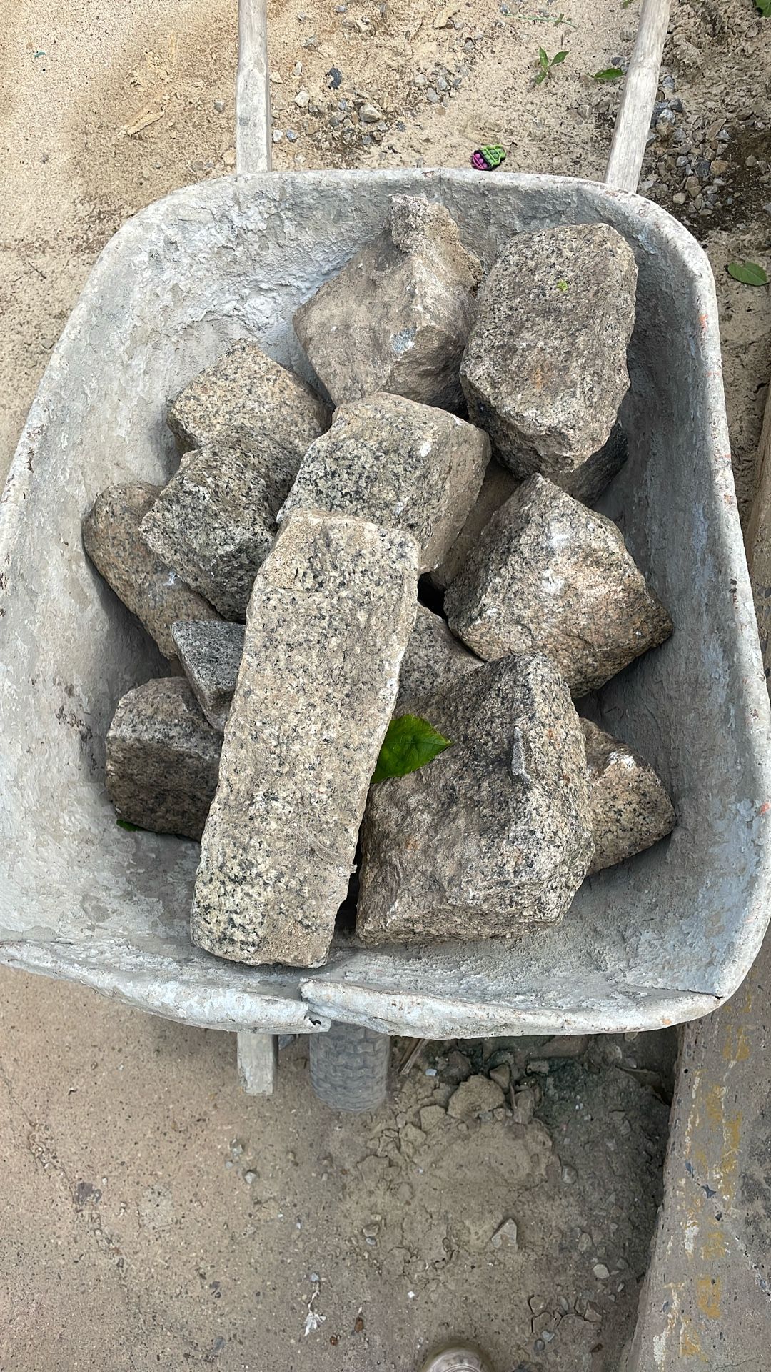 200 Antique Stone 150$