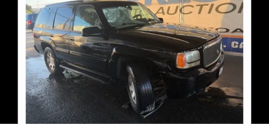2000 Cadillac Escalade