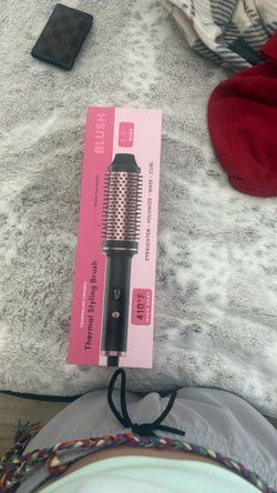 Blush blowout styling brush