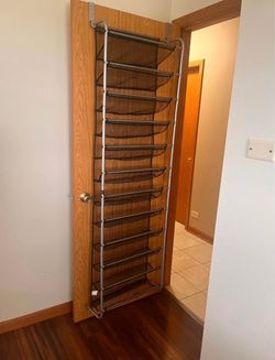 Clean shoe rack