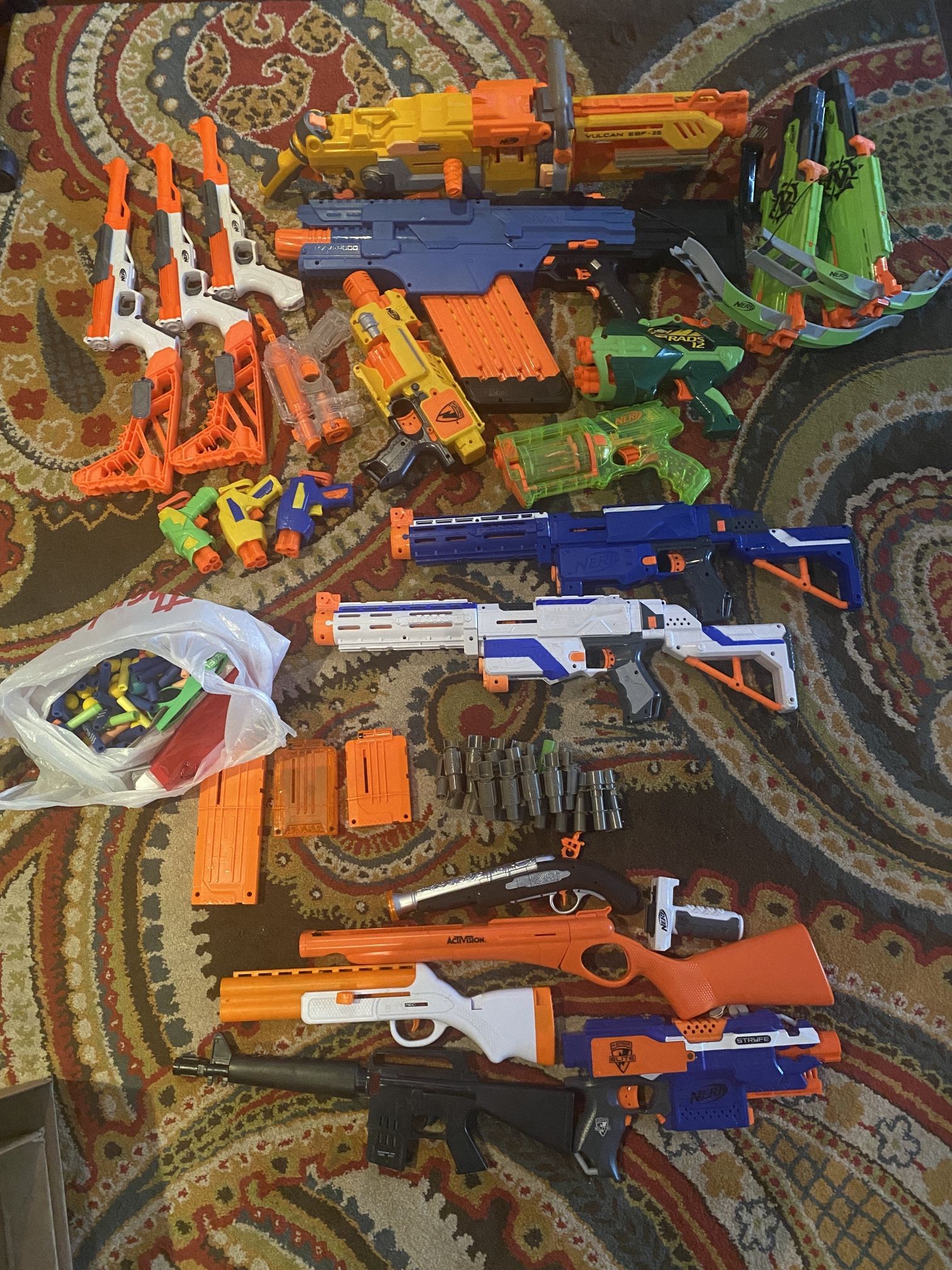 Large Nerf Gun Lot