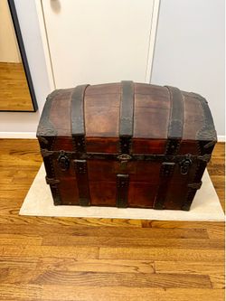 Vintage Dome Trunk