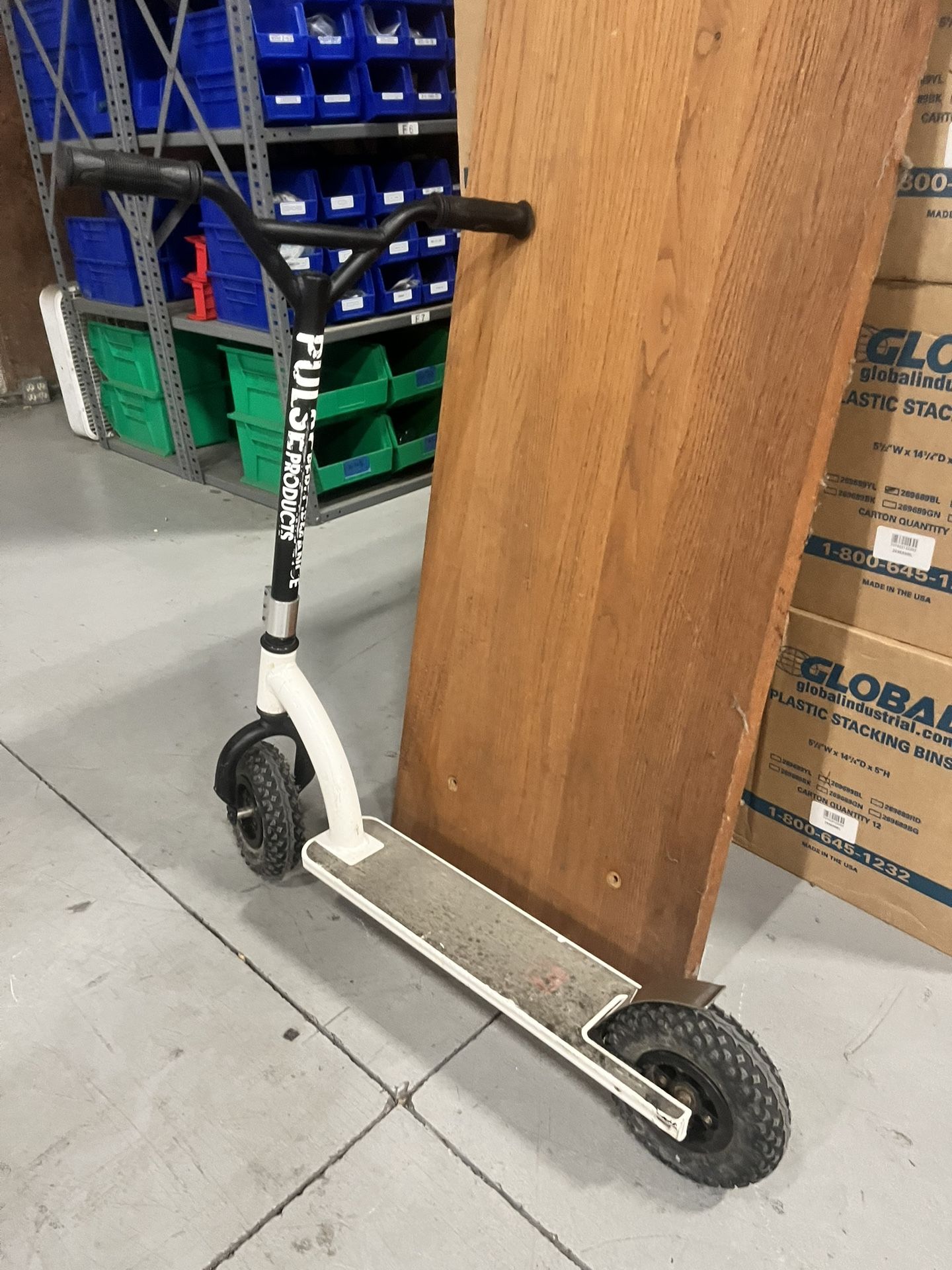 Pulse Performance Products DX1 Freestyle Dirt Scooter, Black/White