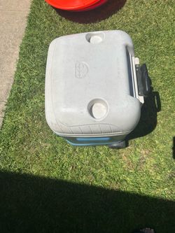 Igloo 50-Quart Roller Cooler with Tow Handle