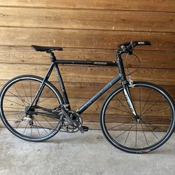 Road bike - Cannondale R1000 - $525