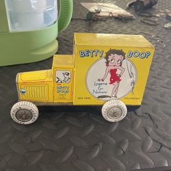 Betty Boop Tin Delivery Truck Car Toy schylling 1990 Vintage Collection Anime