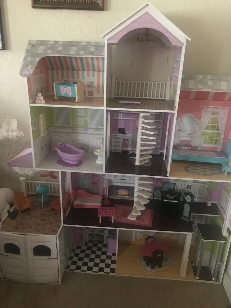 Doll house