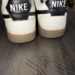 Nike Leather Pre Owned Shoes  Used Normal  Size 12 USA 