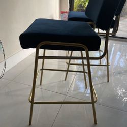 Set Of WEST ELM Bar Stools for sale like new 🪑🪑🪑