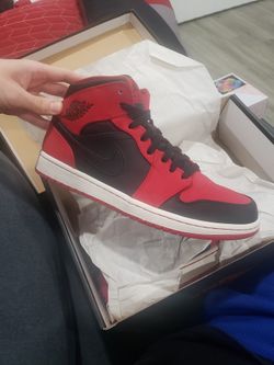 Nike Air Jordan 1 Bred Mids 