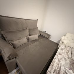 Loveseat 3 Queen Bed