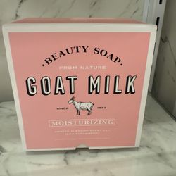 Goat Milk Soap BEAUTY SOAP BAR With Strawberry 12 Bars 38oz  Total
