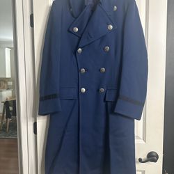 Flying Cross US Air Force Military Over Coat❤️ 100% Wool Color: Patriot Blue Size: 39 MR Style # 921B9565 No Rips or Tears. No Stains. All Buttons are