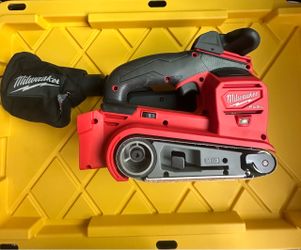 Milwaukee M18 FUEL Cordless Belt Sander