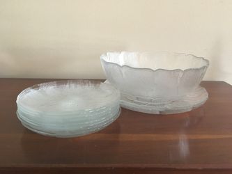 Salad bowl and plates