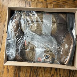 size 9 work boots brand new in box