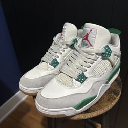 Jordan 4 Pine Green