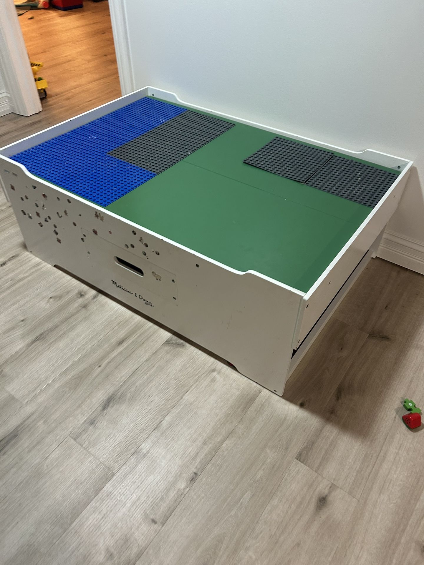 Melissa And Doug Table 