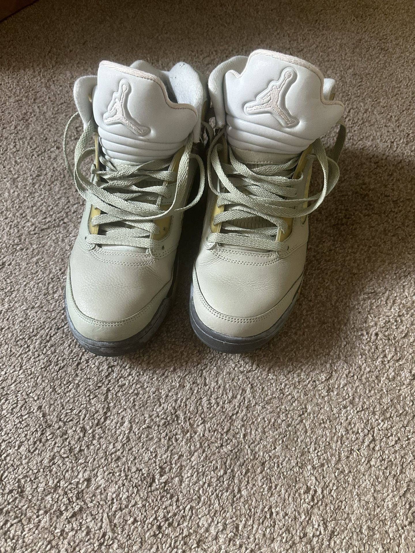 Retro Jordan 5 Size 9