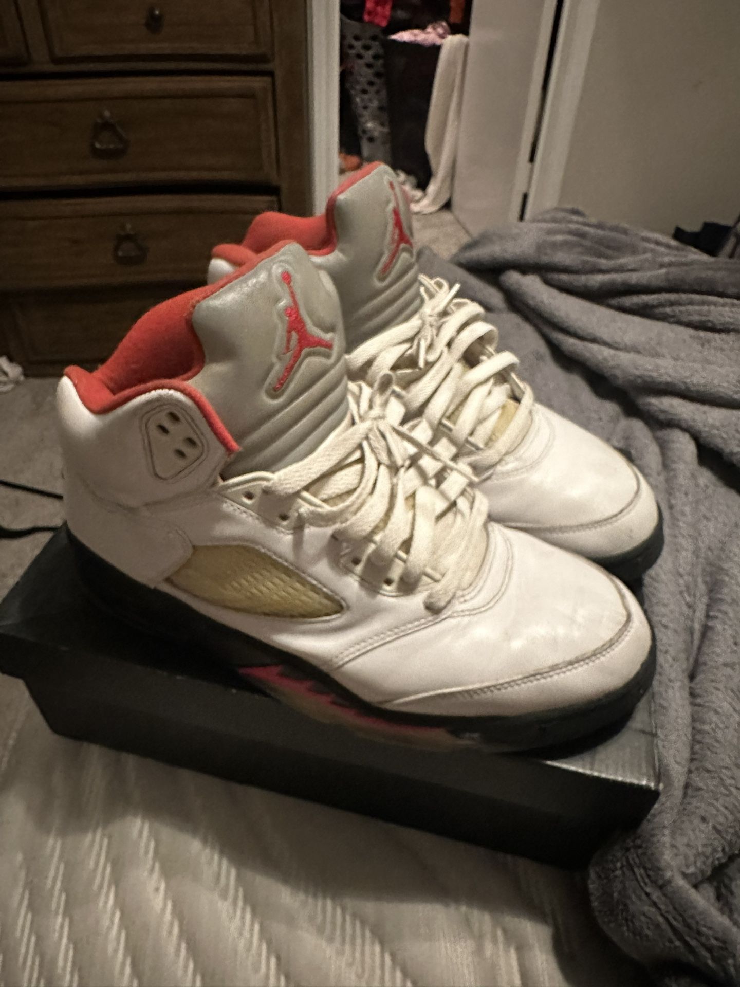 Jordan 5 Fire Red Size 11
