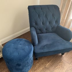 2 Accent Chairs And Ottoman 