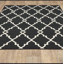 Geometric Black/Ivory Indoor & Outdoor Rug