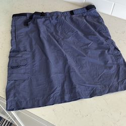 Cute short Columbia skirt women’s size medium