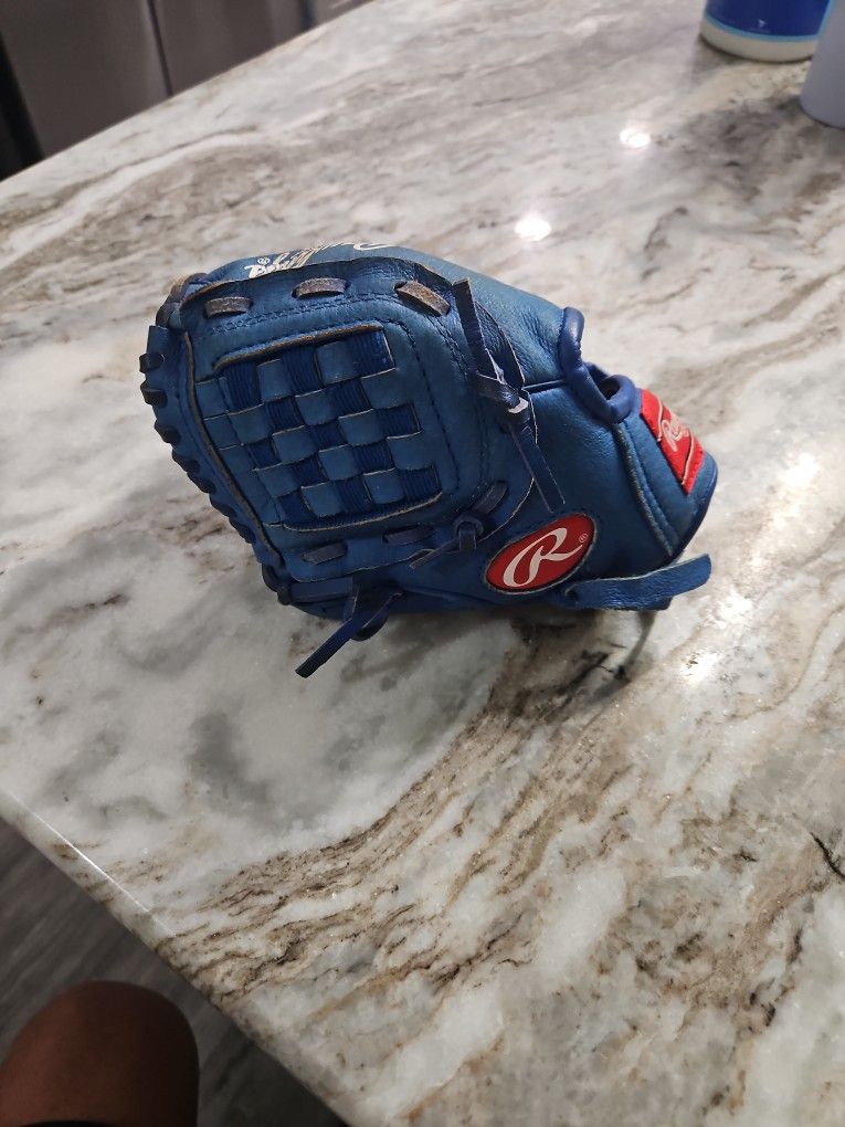 Glove