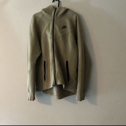 Nike Tech Olive Green