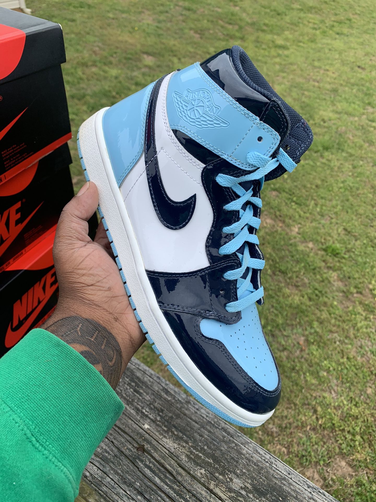 Air Jordan 1 “Patent Leather UNC”