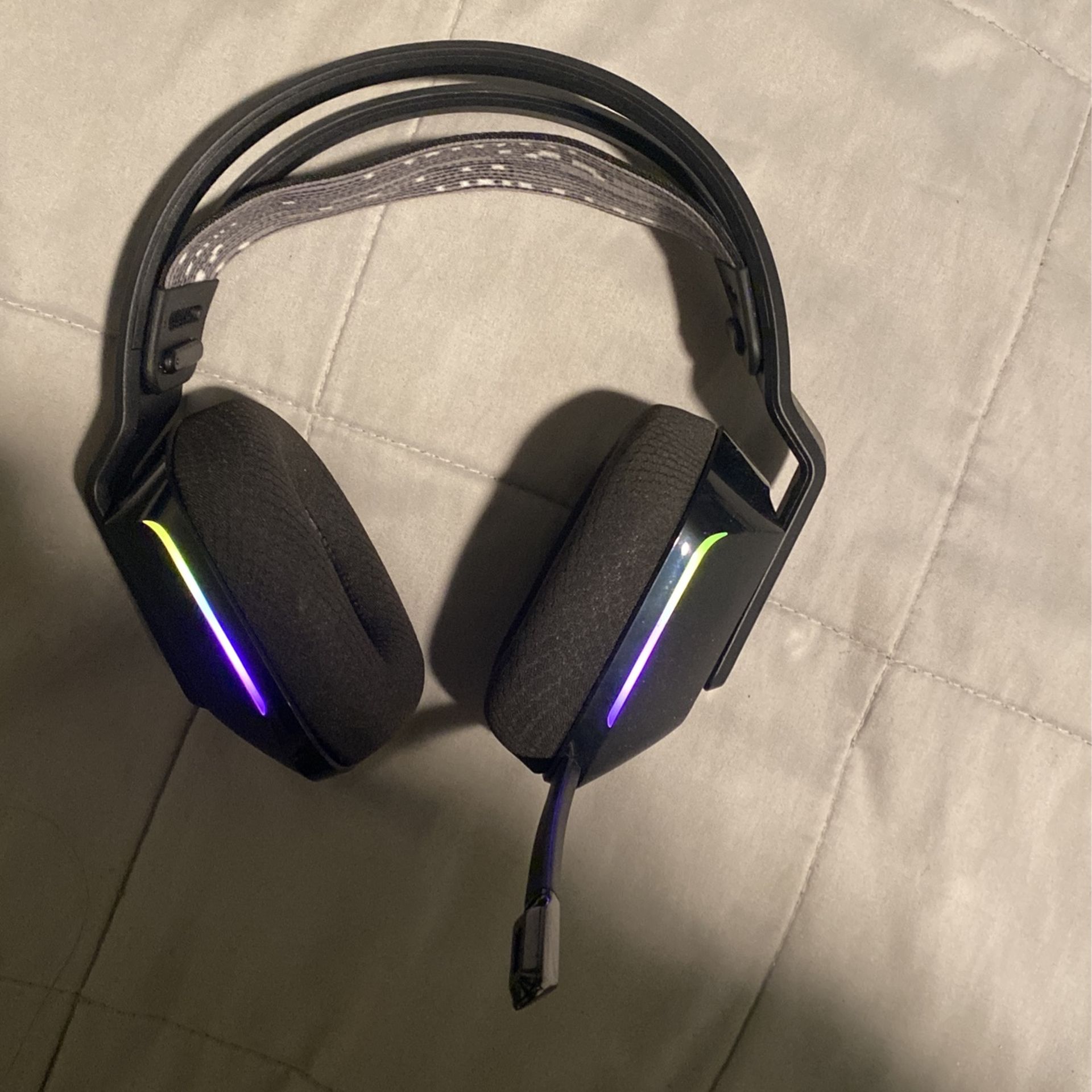 Wireless g377 logitech headset