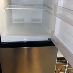 Mid Sized Fridge Appliance Basics 
