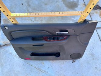 2008 Chevy Tahoe driver side front door panel