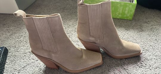 New Vince Camuto Booties 7.5