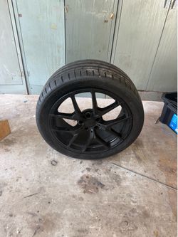19” Black Wheels & Continental Tires – Set of 4 + 1 Extra Rim