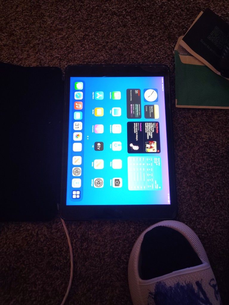 iPad 7 Th Gen Still In Great Condition