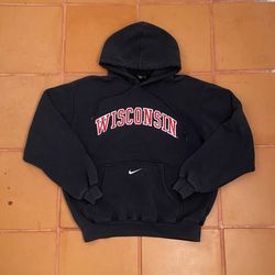 Nike Team Wisconsin Pocket Swoosh Black Hoodie Size Medium 2000’s Vintage