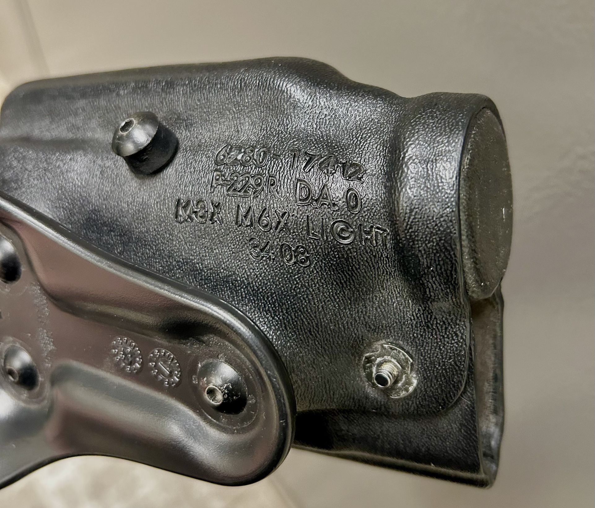 6(contact info removed)2 SAFARILAND Level II Gun Holster SIG SAUER P229R w M6/M8 Tac Light
