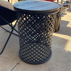 Round Table