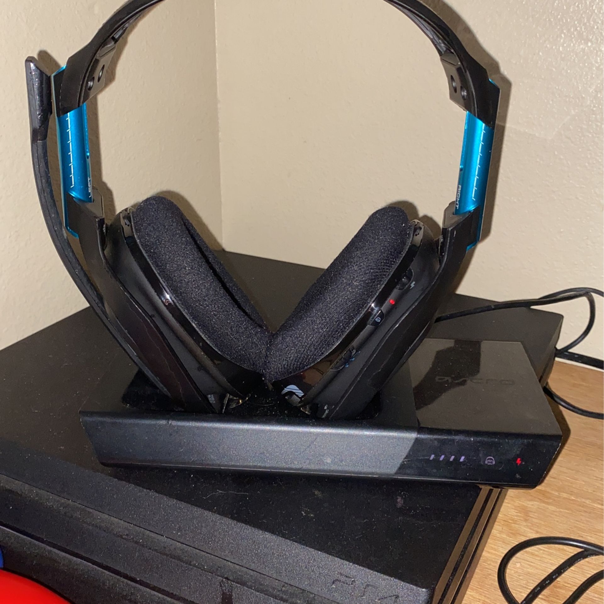 Astros A50 Wireless Gaming Headset