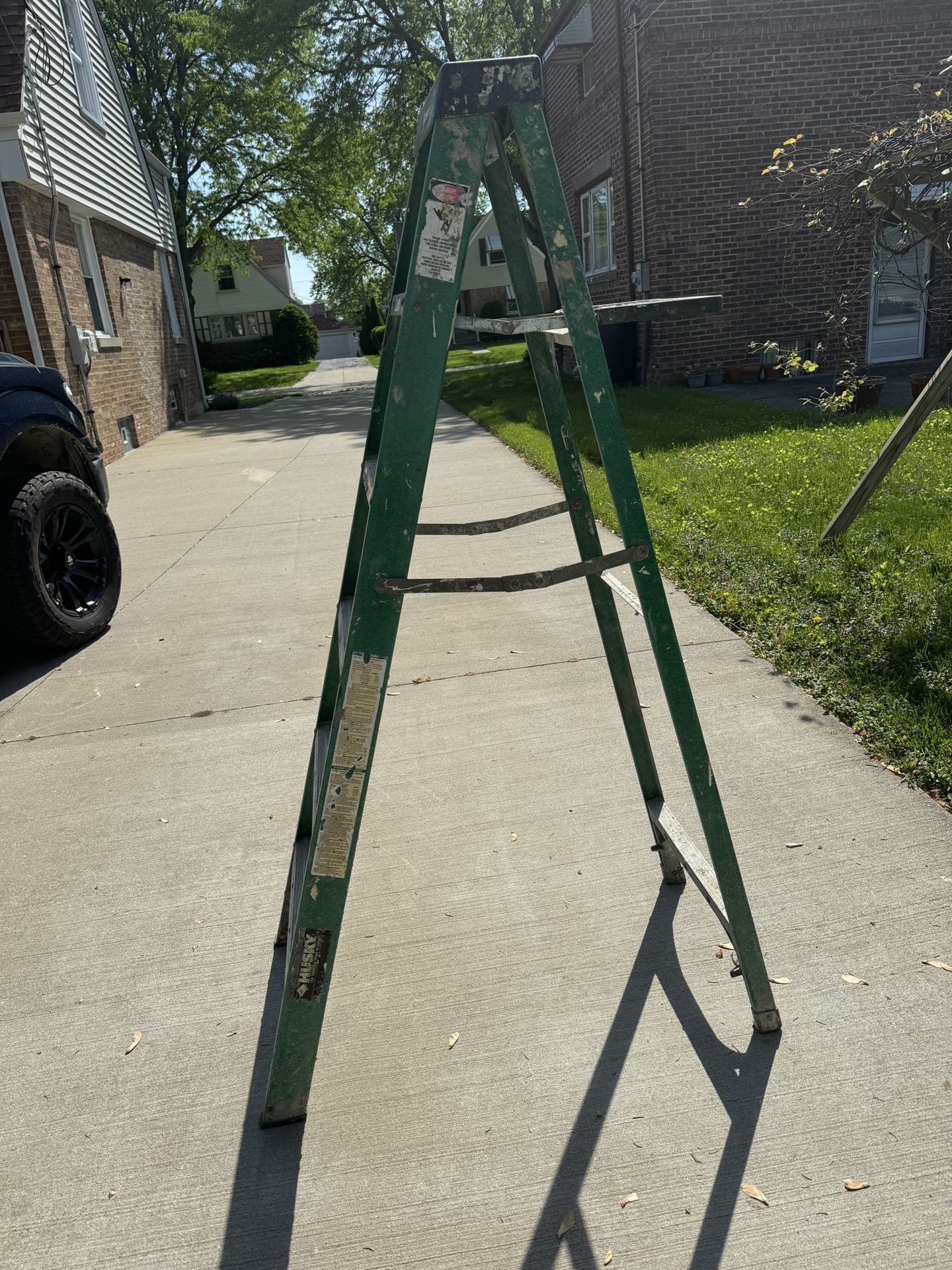 6’ Husky Fiberglass Ladder