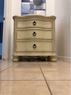A.R.T. Provenance 3-Drawer Nightstand – Linen Finish (Solid Wood, High-End Brand)