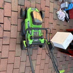 Battery Powered Lawnmower 