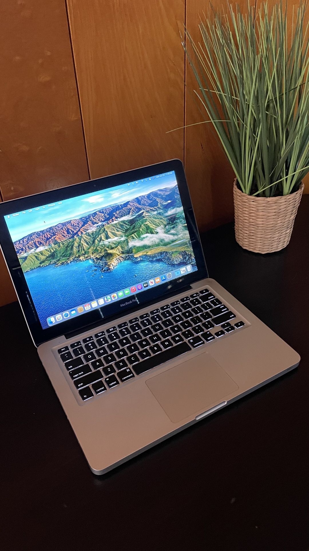 Apple MacBook Pro 13” I5/8GB/256GB SSD $140