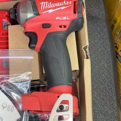 Milwaukee Multi-tool Kit And Driver 